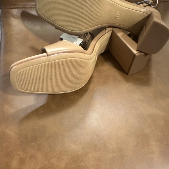 A New Day Tan Shelly Heels Women's - Picture 7 of 7